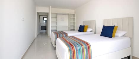 4 bedrooms, travel crib, free WiFi