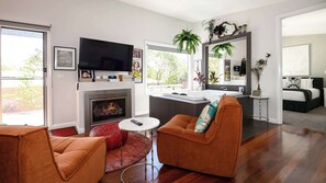 Iron/ironing board, WiFi, bed sheets - Elsa Hepburn Springs (Hepburn Springs)