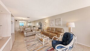 TV - Bayfront views, Walk to Turtle Beach, 2 Heated Pools, 5th Floor Corner, Private (Sarasota)