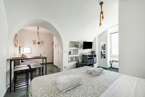 Family Studio (Tresor 39 - Blanco) | Iron/ironing board, free WiFi, bed sheets - Tresor Rooms (Polignano a Mare)