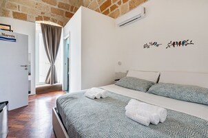 Bügeleisen/Bügelbrett, kostenloses WLAN, Bettwäsche