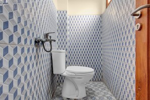 Kamar Double Standar | Kamar mandi