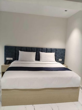 Luxury Room, 1 King Bed, Non Smoking | Free WiFi