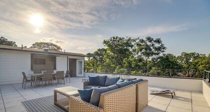 Luxury Rooftop Retreat - Near AT&T & Six Flags