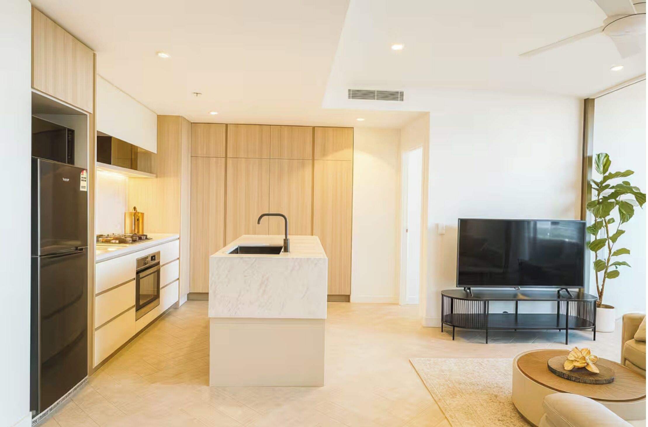 Microondas, horno, parrilla de estufa y lavavajillas 