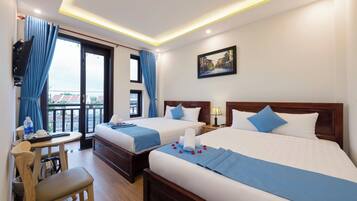 Family Room with Balcony | Soundproofing, free WiFi