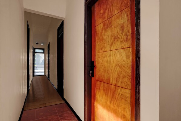 Interior detail - OYO 95035 Harmony Guest House Syariah (Malang)