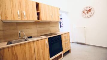 Basic Apartment | Private kitchen