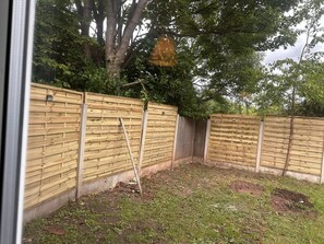 Property grounds - 3 Bed Entire House - Runcorn (Castlefields)