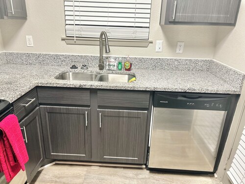 Cozy 1-bedroom apartment in lovely Augusta with AC and gym