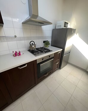 Private kitchen - Room for 2 in Central Prague 8 Apartment (praha)