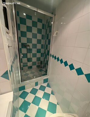Hair dryer, bidet, towels, soap - Room for 2 in Central Prague 8 Apartment (praha)