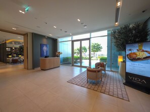 Lobby - Cozy 1-bedroom apartment in enchanting Dubai with AC and gym (Dubai)