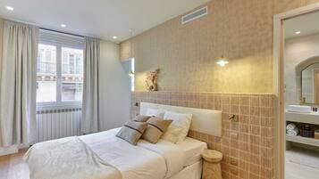 Fer et planche Ă repasser, draps fournis