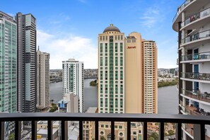 Property grounds - Cosy 1-Bed with River Views, Pool, Gym & BBQ (Brisbane City)