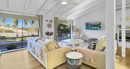 Pet-friendly Private Retreat with Large Backyard