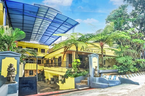 OYO 95043 Guest House Adel's