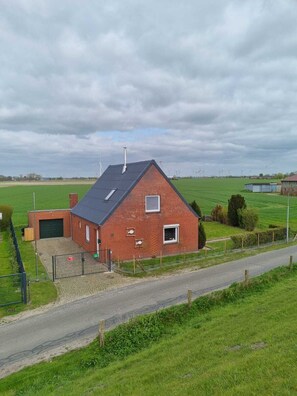 Exterior - Vacation home on inland dike, fireplace, sauna, fenced - AKate Kronprinzenkoog (Kronprinzenkoog)