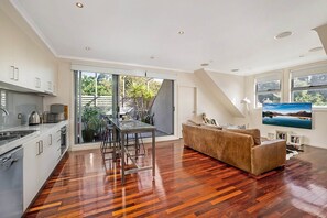 Interior - Stunning 2-Bed Unit with BBQ Patio near Dining (Northcote)