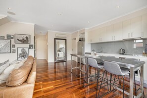 Interior - Stunning 2-Bed Unit with BBQ Patio near Dining (Northcote)