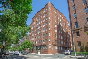 Exterior - Stylish Studio Near Kings Cross Train Station (Elizabeth Bay)