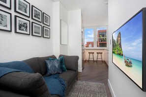 Smart TV - Stylish Studio Near Kings Cross Train Station (Elizabeth Bay)