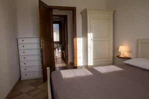 1 Schlafzimmer, Bügeleisen/Bügelbrett, Reisekinderbett