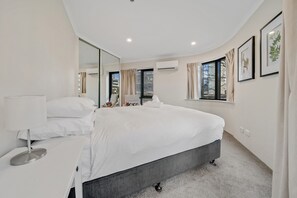 2 bedrooms, desk, iron/ironing board, Internet - Central 2-bed Apartment with Pool, Gym and Spa (Braddon)