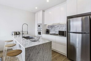 Fridge, microwave, oven, stovetop - Boutique apartment in quiet, sought-after suburb (Carnegie)