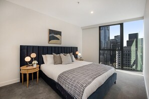 2 chambres, fer et planche à repasser, draps fournis