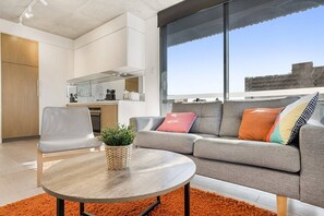 Smart TV, offices - Comfy 2-Bed Balcony Unit near Chapel St (Prahran)