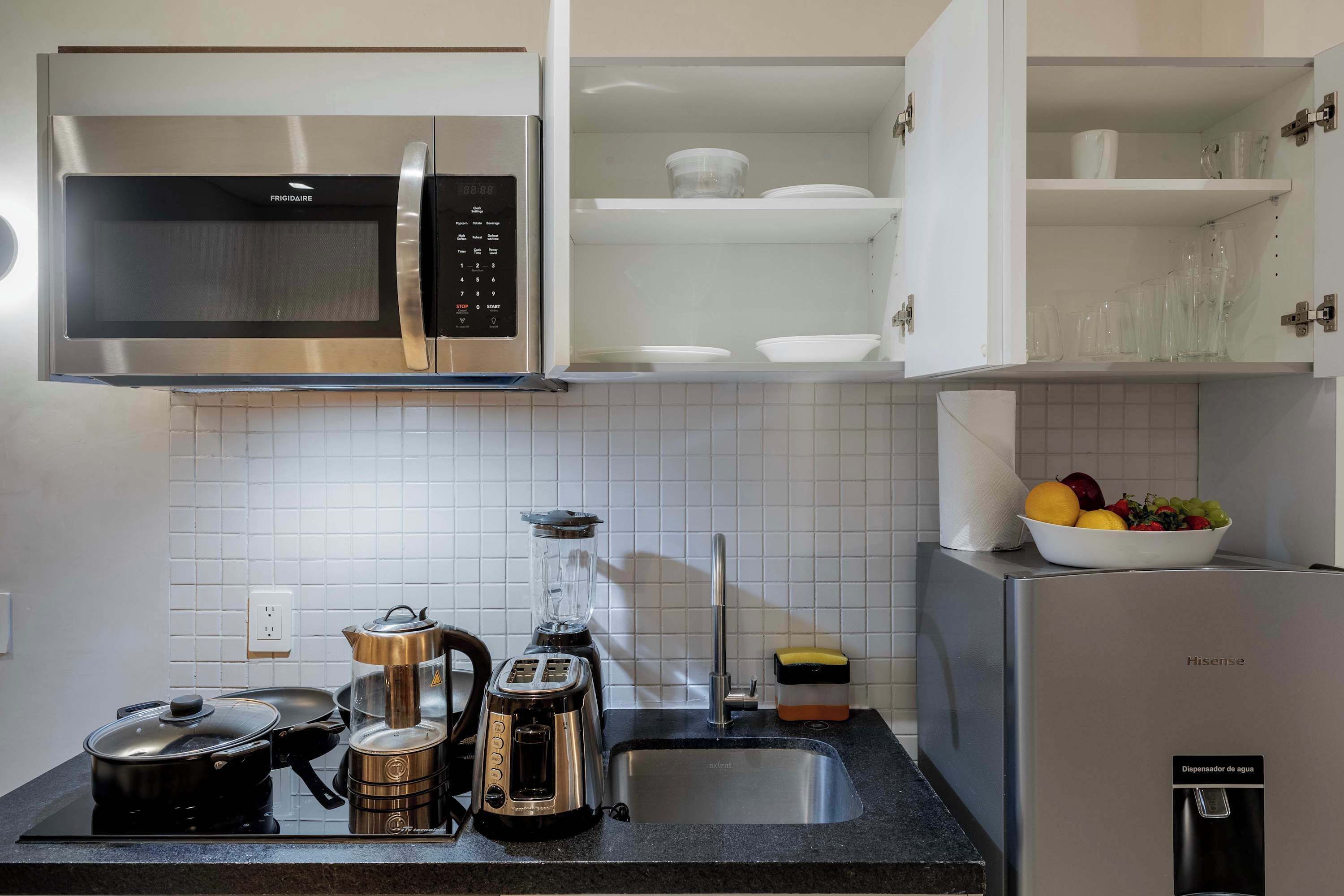 雪櫃、微波爐、爐具、咖啡機/沖茶器