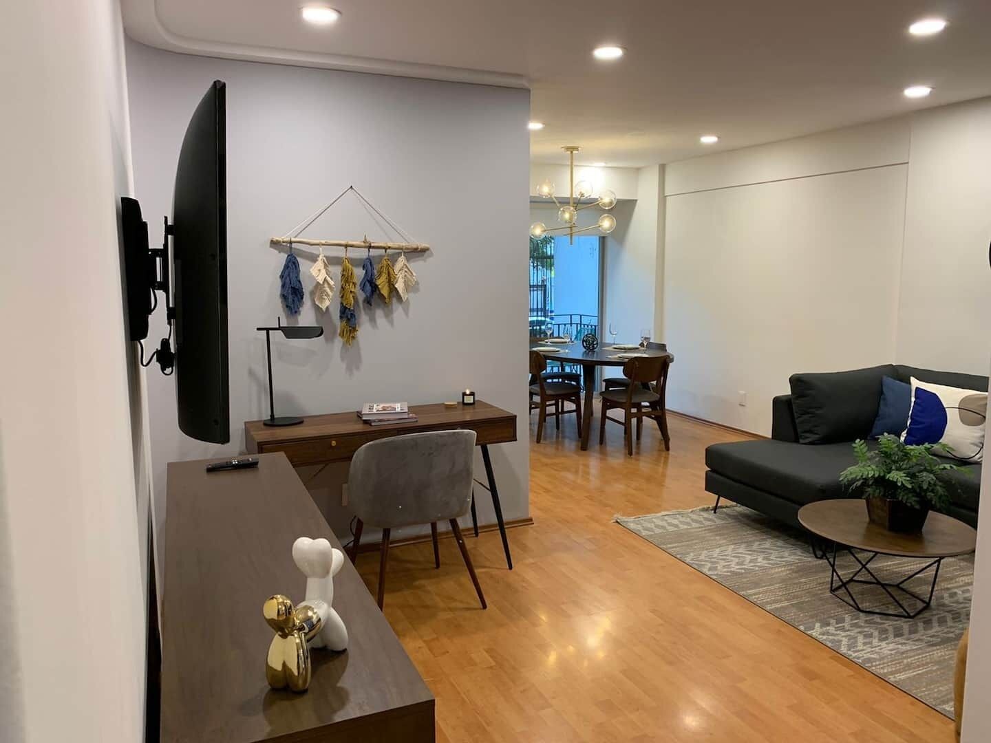 テレビ、書斎 / ワークスペース