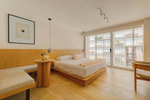Desk, iron/ironing board, WiFi, bed sheets - TOP The Raven Double | Modern 2BR apartment (Mexico City)