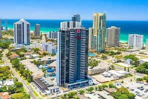 Exterior - Sun Drenched Apartment in the Heart of Surfers (Surfers Paradise)