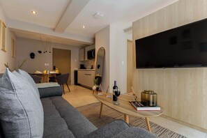 Een televisie en een kantoor