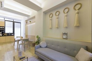 TV, offices - TOP Homero - Modern 1BR apartment (Mexico City)
