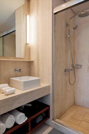 Shower, hair dryer, towels - TOP Colonia Studio | Trendy Studio (Mexico City)