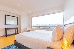 Desk, iron/ironing board, WiFi, bed sheets - TOP The Creek Block  | Modern 2 Bedroom Apartment in Santa Fe (Mexico City)