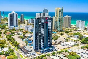 Exterior - 2-Bed Beach Apartment with Pool, Parking & Balcony (Surfers Paradise)