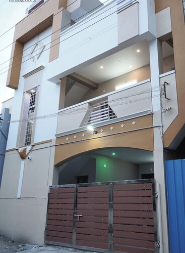 Cozy Homes - Luxury  (2 BHK, 3 Queen beds)