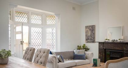 Central 2-Bed Apartment with Private Parking