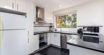 Spacious and Restful Holiday Home with Backyard