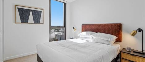 Iron/ironing board, Internet, bed sheets