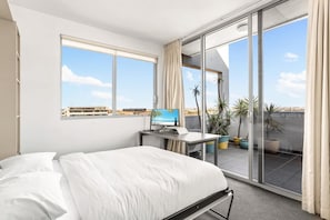 2 Schlafzimmer, Schreibtisch, Bügeleisen/Bügelbrett, Internetzugang