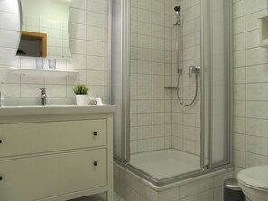 Shower - Villa Odin - beautiful 2-room apartment with veranda - Villa Odin FeWo Ostseerauschen (Sellin)