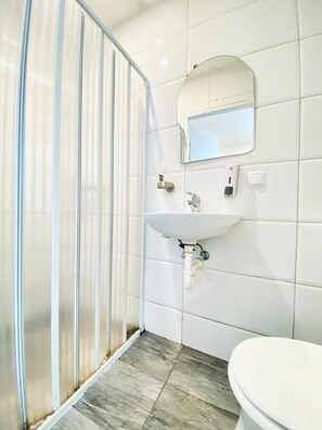 Basic Studio | Bathroom - Central King Studio Downtown Area (Wien)