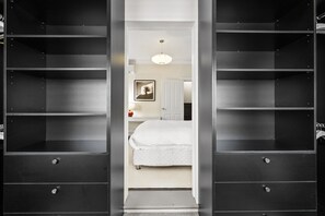 2 bedrooms, iron/ironing board, bed sheets - Comfy 2-Bed Apartment with A/C throughout (Manly)