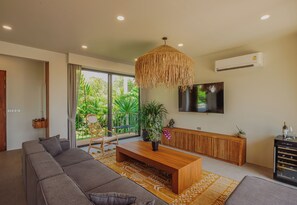 วิลล่า, วิวสระว่ายน้ำ | บริเวณนั่งเล่น