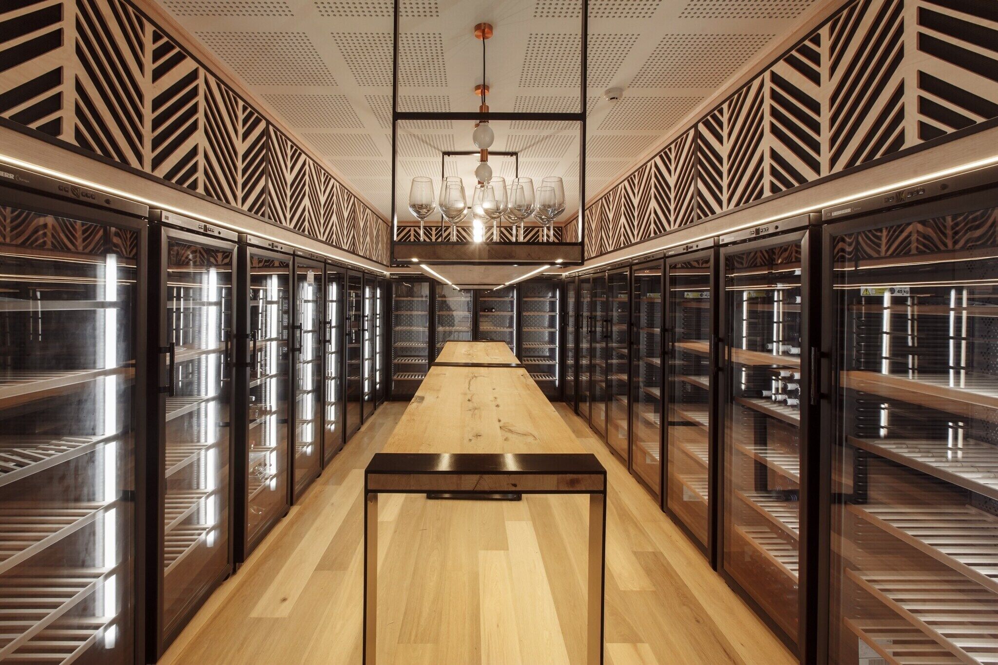 المنشأة من الداخل